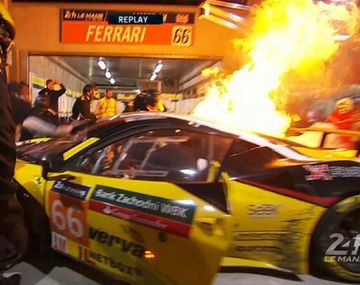 VIDEO: Una Ferrari se prendió fuego en los boxes