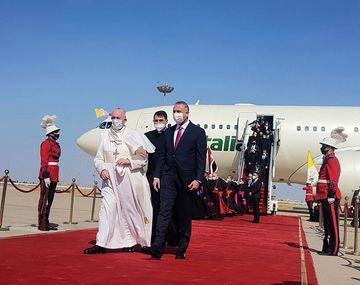 VIDEO: Así fue la llegada del Papa a Irak