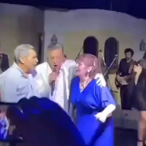 Represor con prisión domiciliaria festejó sus Bodas de Oro con un show de Palito Ortega