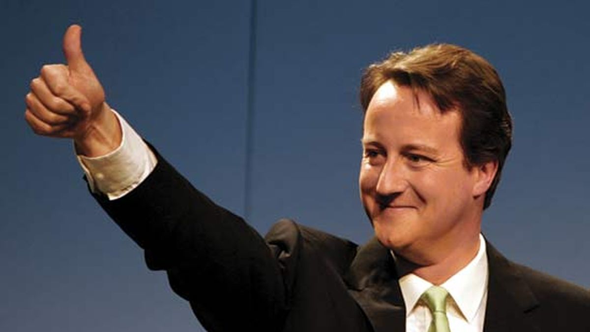 Cameron ya es el nuevo primer ministro inglés