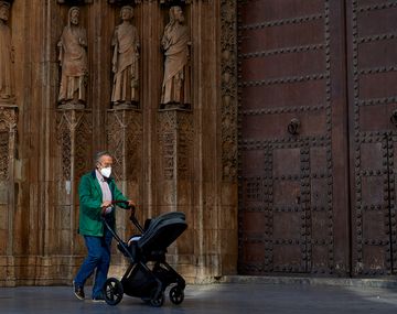 España impondrá cuarentena a viajeros llegados de dos países sudamericanos y ocho africanos
