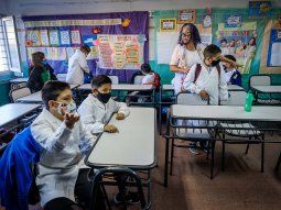 Oficializan el uso optativo del barbijo en los colegios bonaerenses