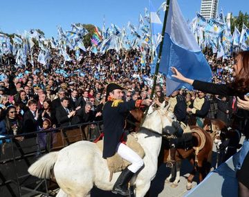 Rosario se prepara para celebrar el Día de la Bandera