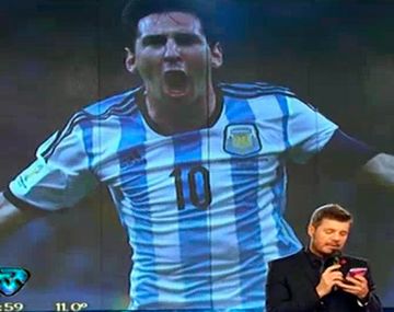 Marcelo Tinelli le pidió a Messi que no renuncie a la Selección: Lo vi solo