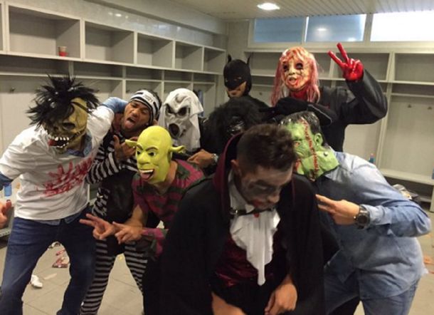 ¿De mal gusto? Mirá lo que le hizo el plantel del Barcelona a su rival después de ganarle