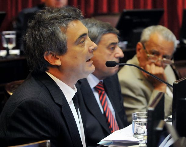 La telefonía móvil debe ser un servicio público