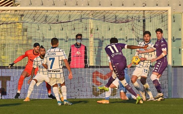 Inter, con Lautaro Martínez, eliminó a la Fiorentina de Martínez Quarta