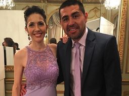 ni boca ni argentinos: riquelme poso con la camiseta de otro equipo ni boca ni argentinos: riquelme poso con la camiseta de otro equipo