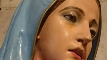 conmocion en san luis por el milagro de una virgen que llora conmocion en san luis por el milagro de una virgen que llora