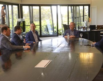 Juan Schiaretti con empresarios chinos