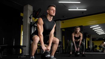 Estos son los mejores ejercicios para fortalecer los brazos. Estos son los mejores ejercicios para fortalecer los brazos.