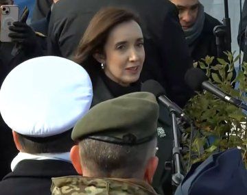 Villarruel habló en el acto por Malvinas en Ushuaia: Mi afecto a los Veteranos