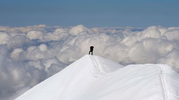 Hallan los cuerpos sin vida de cinco montañistas en los Alpes