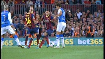 mascherano recibio una terrible patada de un companero mascherano recibio una terrible patada de un companero