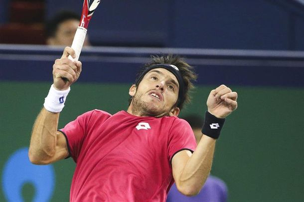 Cerca de la hazaña: Mayer tuvo todo para ganarle a Federer, que al final festejó