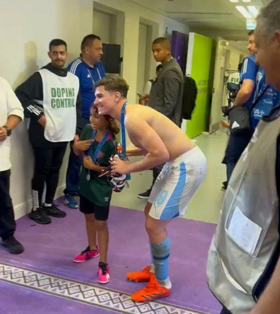 El gesto de Julián Álvarez con los hijos de Marcelo tras ganar el Mundial de Clubes