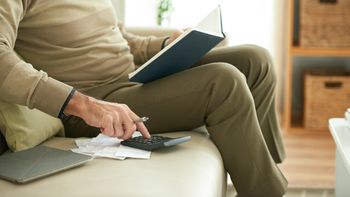 Standard & Poors consideró poco probable que triunfe el plebiscito contra la reforma de la seguridad social. Standard & Poors consideró poco probable que triunfe el plebiscito contra la reforma de la seguridad social.