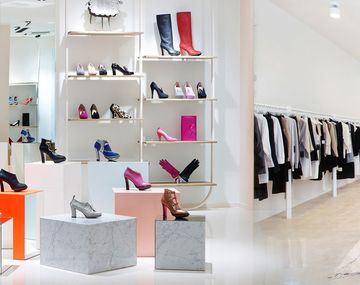 Más importación de zapatos y ropa