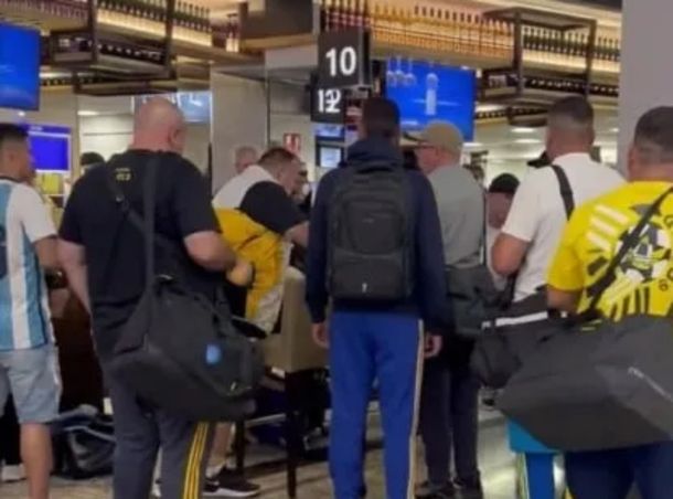 Tensión entre hinchas de Boca y Racing: cruce en Ezeiza y operativo en la previa de los viajes internacionales