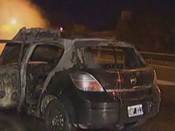 choca, se le incendia el auto y lo abandona en panamericana choca, se le incendia el auto y lo abandona en panamericana
