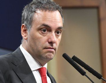La autocrítica de Adorni tras la paliza a Milei en la Provincia: No explicamos bien...