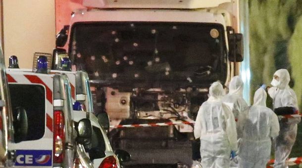 Debo entregar helados, así se burló de la seguridad el atacante de Niza