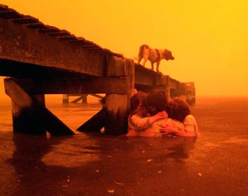 Dos abuelos salvaron a sus nietos de un incendio en Australia