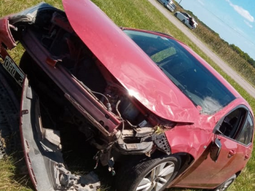 Casi se mata famila por esquivar una sombrilla que cayó a la ruta