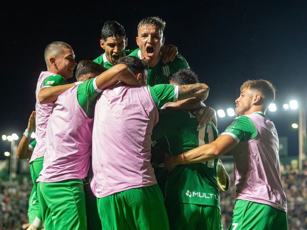 Con doblete de Nasif, Banfield superó con autoridad a Newells por 3-0