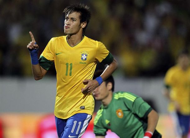 Brasil se recuperó de las críticas y goleó 8-0 a China