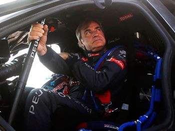 Sainz abandonó y el Dakar tiene nuevo líder en autos