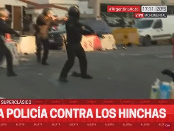 Incidentes en el Monumental: corridas y enfrentamientos con la Policía