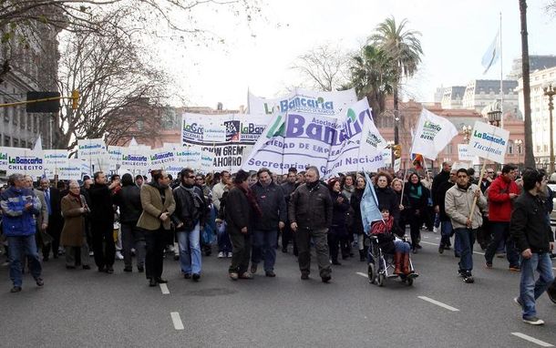 Los bancos no atenderán al público ni hoy ni mañana por paro nacional