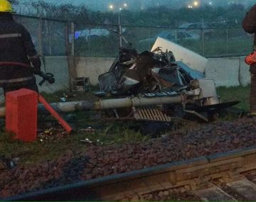 Tragedia en José C. Paz: un tren arrolló un auto y murieron dos personas