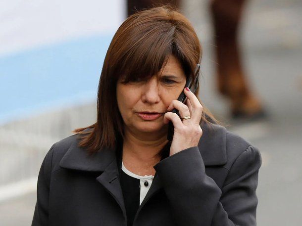 La fuerte respuesta de los hinchas de Chacarita a las amenazas de Patricia Bullrich