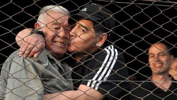 El dolor de los famosos por la muerte de Don Diego Maradona