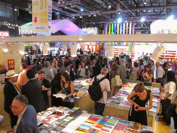 Por qué se celebra hoy el Día Internacional del Libro: los autores más populares en Argentina