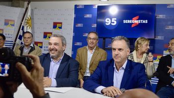 Yamandú Orsi y Mario Bergara formalizaron su acuerdo partidario dentro del Frente Amplio para las elecciones 2024. Yamandú Orsi y Mario Bergara formalizaron su acuerdo partidario dentro del Frente Amplio para las elecciones 2024.