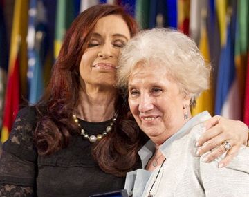 Carlotto estima que CFK retomaría sus funciones  el 9 o 10 de noviembre