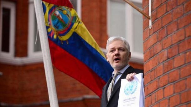 Candidato ecuatoriano quiere sacar a Assange de su embajada en Londres