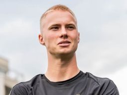 quien es daniel gudjohnsen, el islandes que sorprendio a messi tras el amistoso con argentina quien es daniel gudjohnsen, el islandes que sorprendio a messi tras el amistoso con argentina