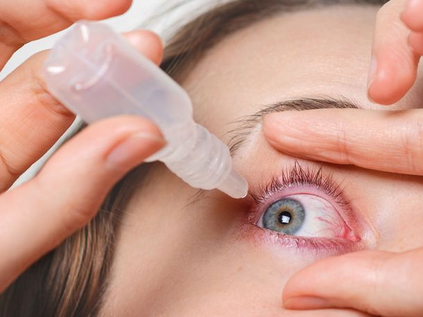 Las gotas aprobadas por la FDA que prometen mejorar la visión de cerca sin usar anteojos