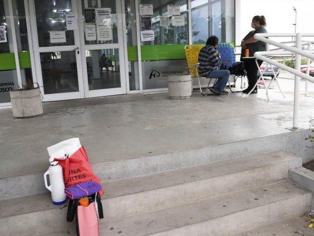 Se intoxicaron con cocaína adulterada, les dieron el alta y volvieron a consumir: están internados