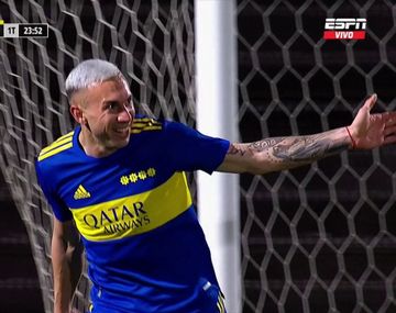 VIDEO: El blooper de De Olivera para el gol de Boca