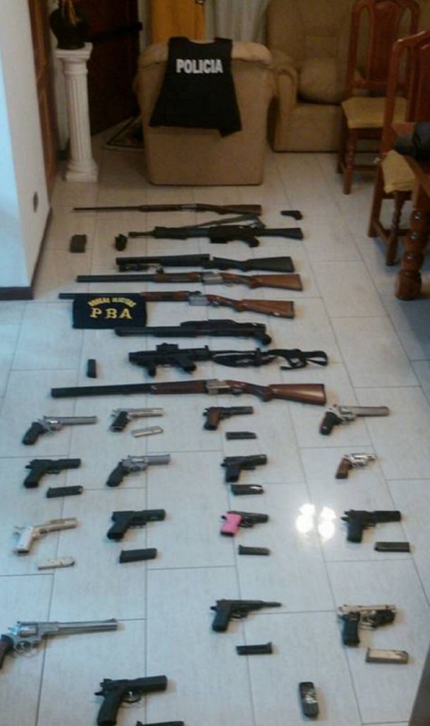 Secuestraron más armas en allanamientos para dar con los prófugos