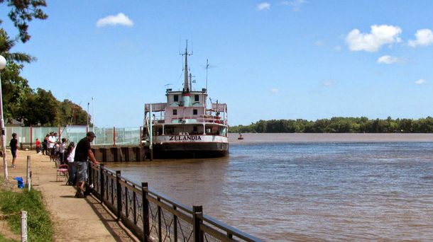 Encontraron el cuerpo de un joven en el río Paraná: la familia acusa a la policía