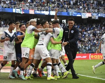 Un jugador de Vélez limitó los comentarios en redes por los insultos tras la final