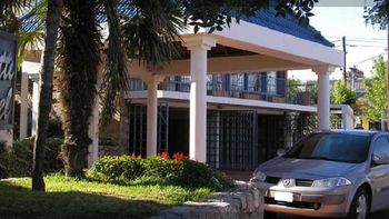 apedrearon el hotel cordobes en el que se alojo luis delia apedrearon el hotel cordobes en el que se alojo luis delia