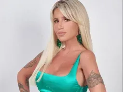 Florencia Peña enciende las redes de espalda con una microbikini animal print