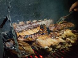 Un asado hecho por Fuegos de Oktubre Un asado hecho por Fuegos de Oktubre